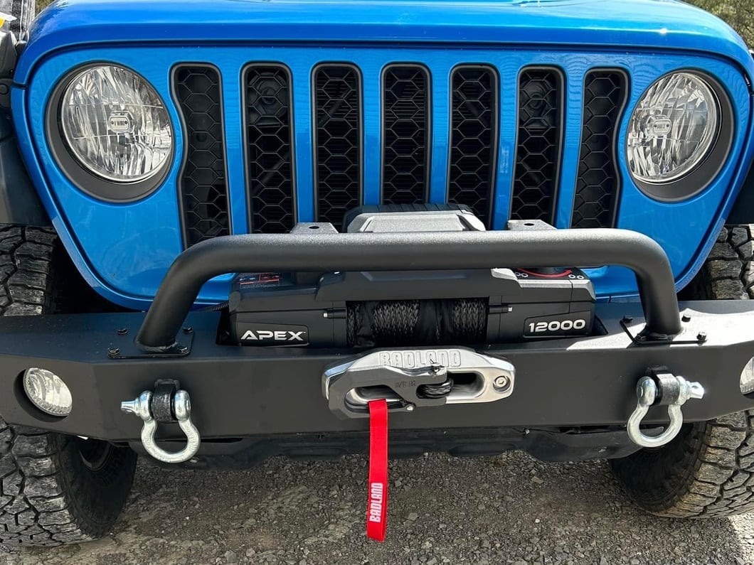 Jeep Licensed by RedRock Trekker Front Bumper with Jeep Logo (20-25 Jeep Gladiator JT)
