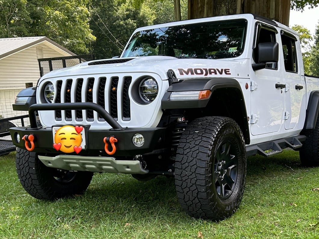 Jeep Licensed by RedRock Trekker Front Bumper with Jeep Logo (20-25 Jeep Gladiator JT)