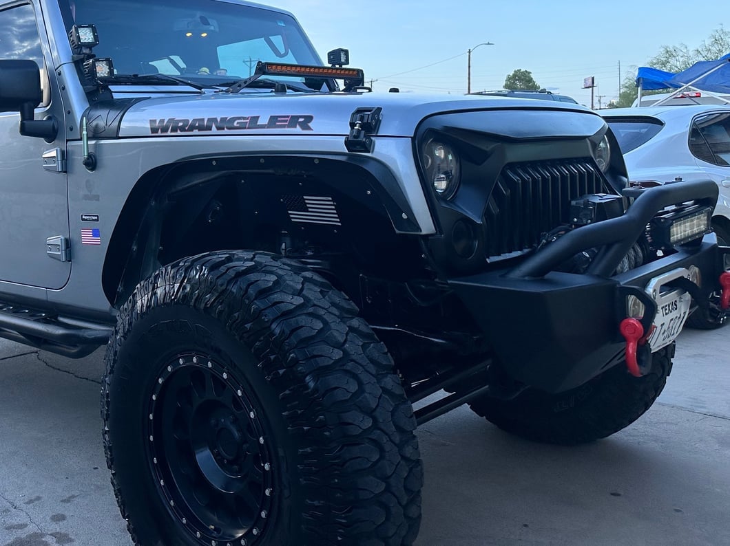 Jeep Licensed by RedRock Crawler Stubby Winch Front Bumper with Jeep Logo (07-18 Jeep Wrangler JK)