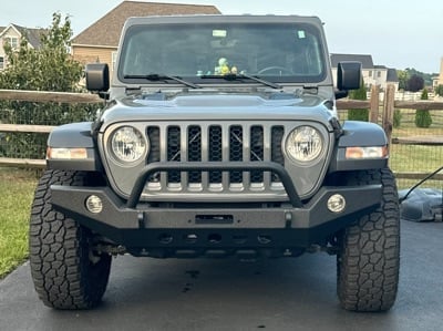 RedRock Full Width Winch Front Bumper with Halogen Fog Lights (20-25 Jeep Gladiator JT)