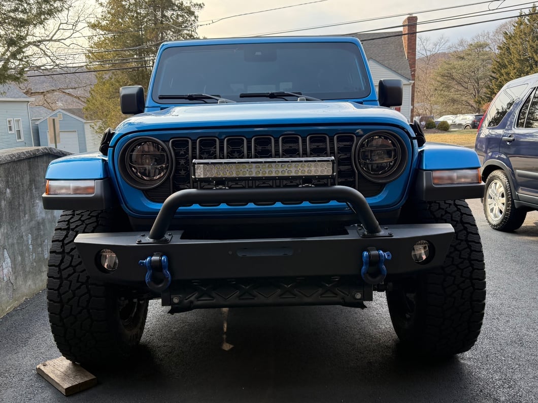 Jeep Licensed by RedRock Trekker Front Bumper with Jeep Logo (20-25 Jeep Gladiator JT)