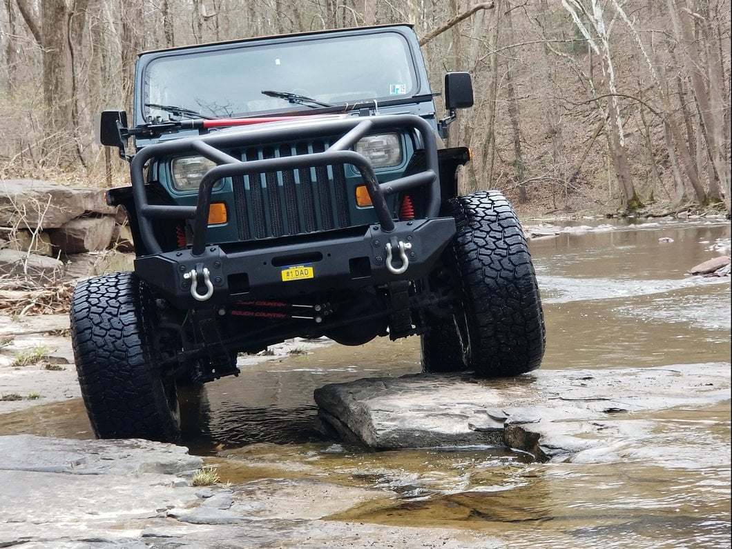 RedRock Juggernaut Stubby Front Bumper with LED Lights (07-18 Jeep Wrangler JK)
