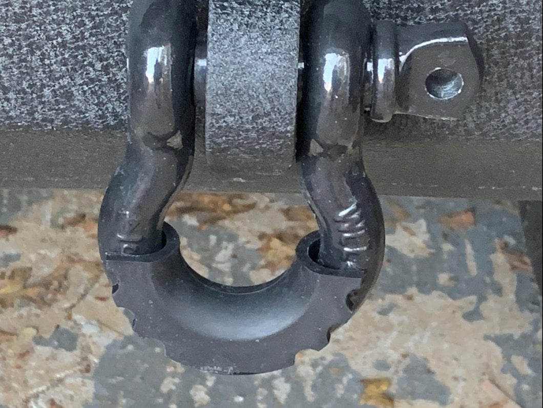 RedRock 3/4-Inch D-Ring Shackle Isolators; Black