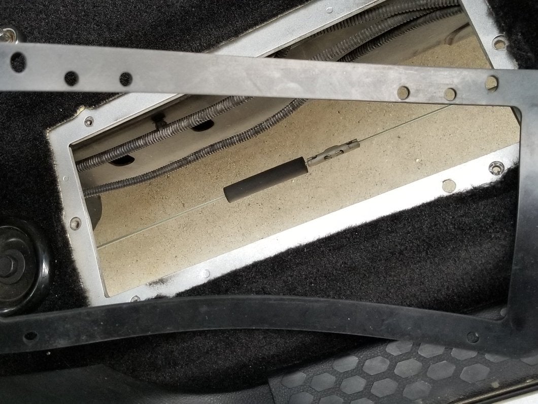 RedRock Locking Floor Storage Box (09-18 RAM 1500 Crew Cab)