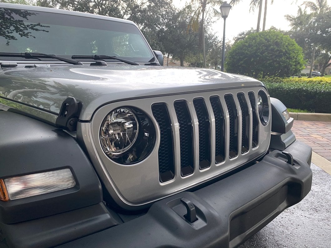 RedRock Front Grille Inserts; Black (18-23 Jeep Wrangler JL Sport w/o TrailCam)