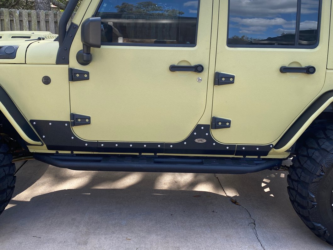 RedRock Side Armor with Step Pads; Textured Black (07-18 Jeep Wrangler JK 4-Door)