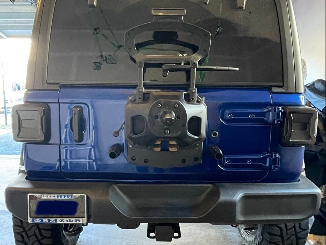 RedRock HD Tailgate Mounted Tire Carrier (18-25 Jeep Wrangler JL)
