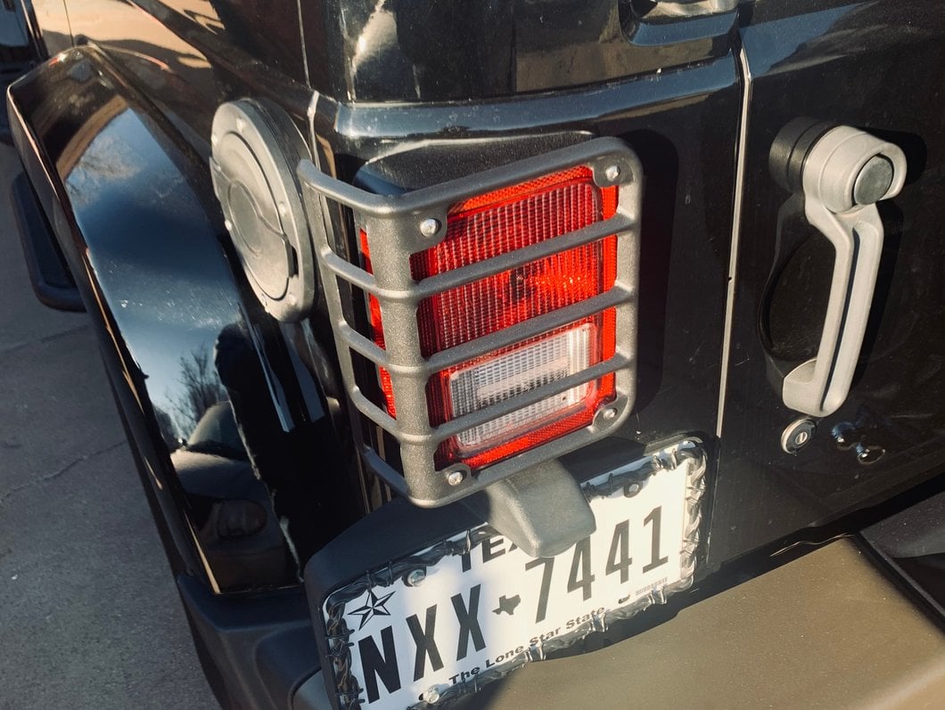 RedRock Tail Light Guards; Matte Black (07-18 Jeep Wrangler JK)