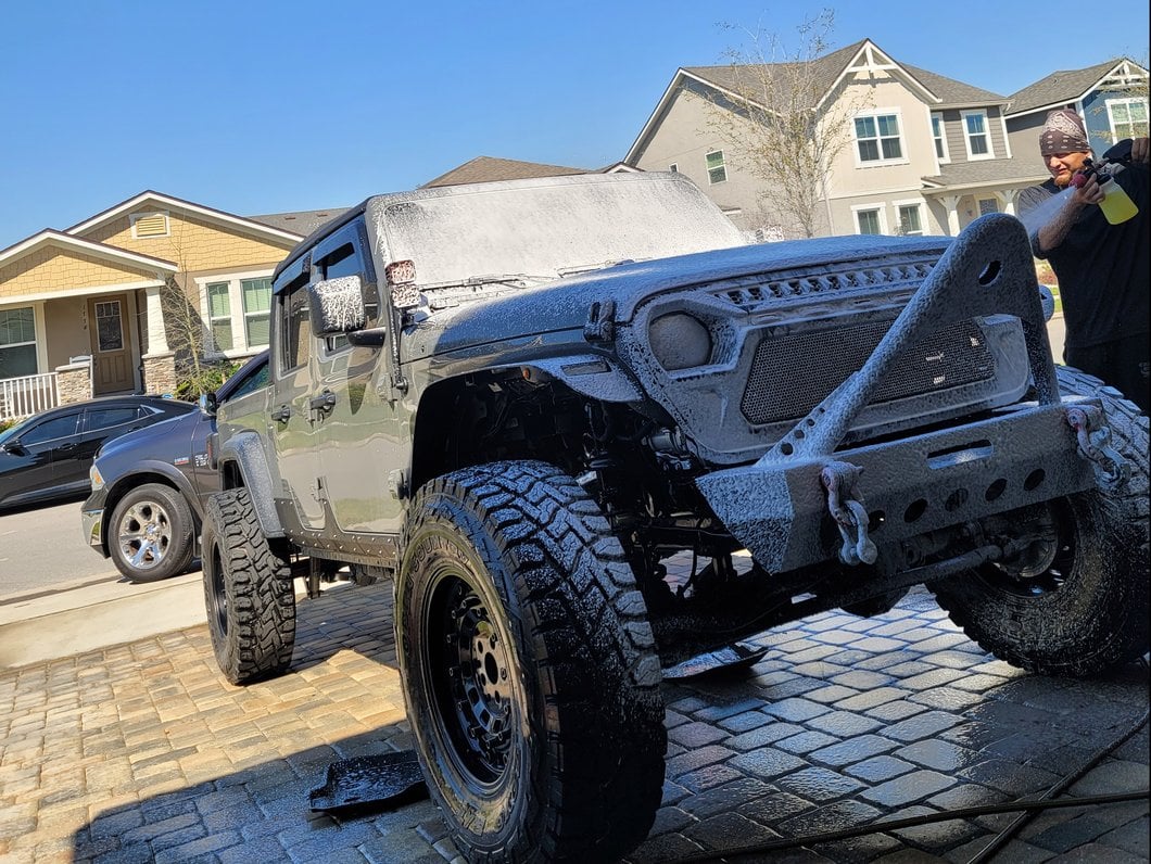 RedRock Mid-Width Winch Front Bumper with Stinger (20-25 Jeep Gladiator JT)