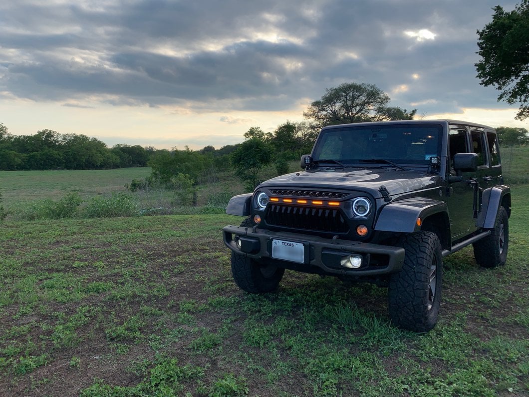 RedRock Gladiator Grille with Amber LED Lighting (07-18 Jeep Wrangler JK)