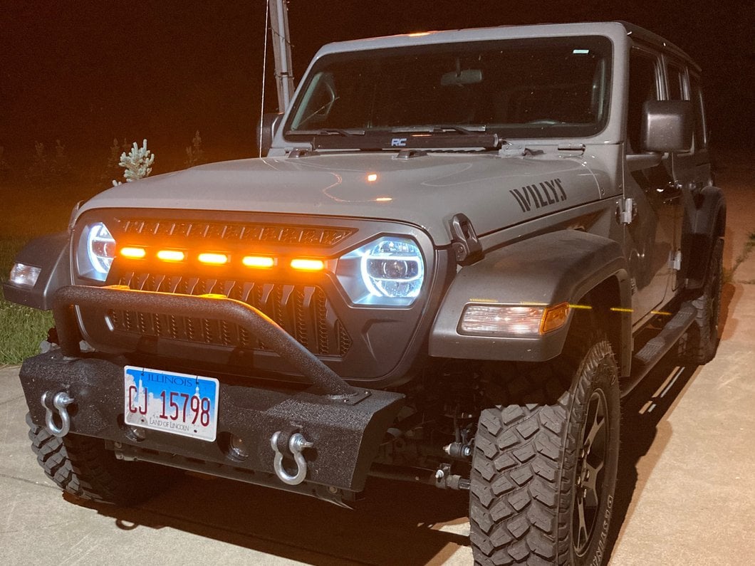 RedRock Gladiator Grille with Amber LED Lighting (18-25 Jeep Wrangler JL w/o TrailCam)