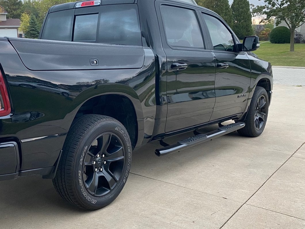 RedRock 5-Inch Oval Bent End Side Step Bars; Black (19-25 RAM 1500 Crew Cab)