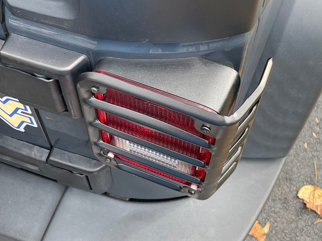RedRock Tail Light Guards; Matte Black (07-18 Jeep Wrangler JK)