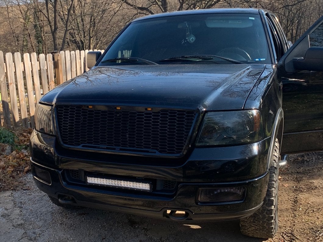 RedRock Baja Upper Replacement Grille with LED Lighting; Gloss Black (04-08 F-150)