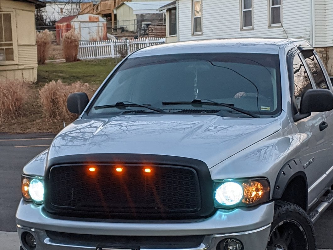 RedRock Baja Upper Replacement Grille with LED Lighting; Matte Black (02-05 RAM 1500)