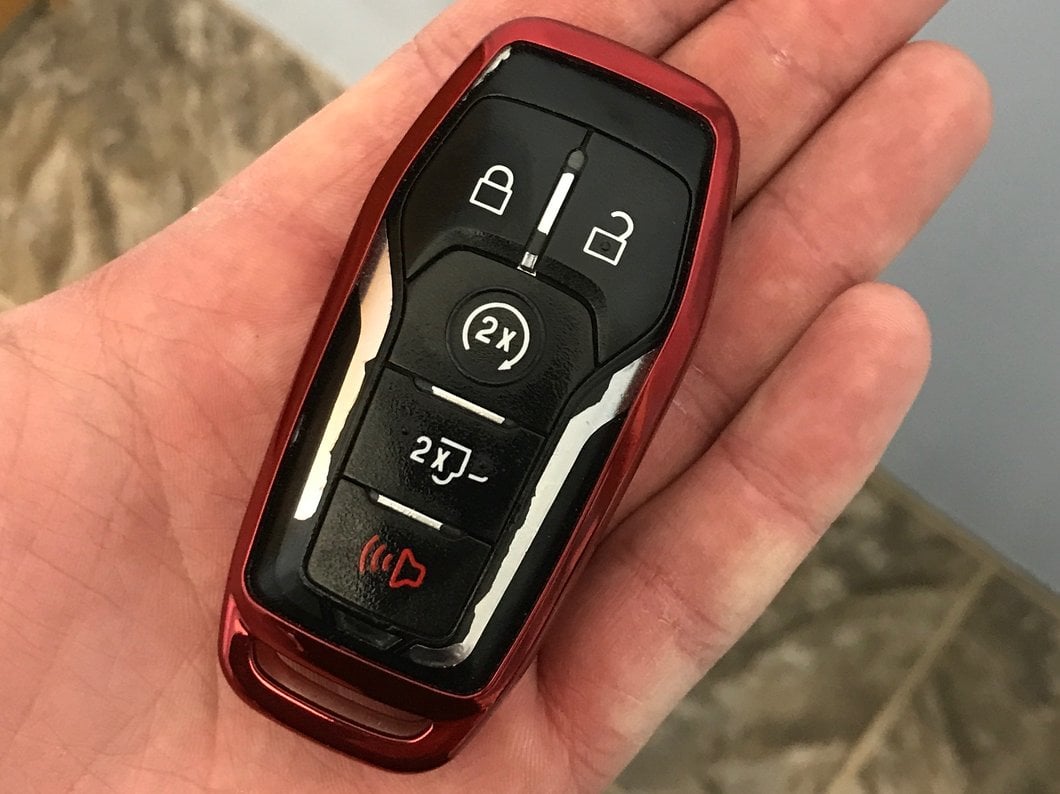 Red Carbon Fiber Key Fob Cover For Ford F-150 2009-2014 – CheroCar