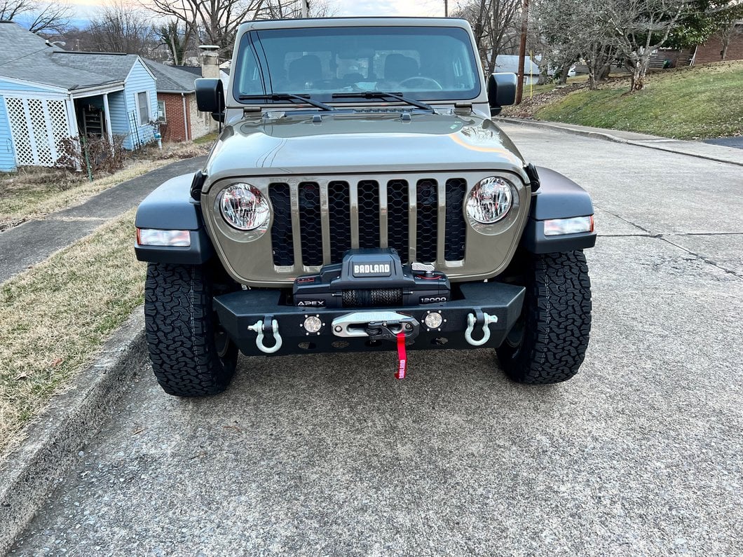RedRock Stubby Winch Front Bumper with LED Fog Lights (20-25 Jeep Gladiator JT)