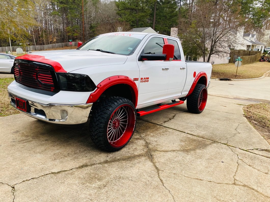 RedRock Big Horn Style Upper Replacement Grille; Black and Red (13-18 RAM 1500, Excluding Rebel)