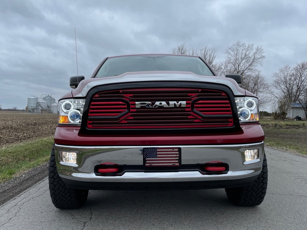 RedRock Big Horn Style Upper Replacement Grille; Black and Red (13-18 RAM 1500, Excluding Rebel)