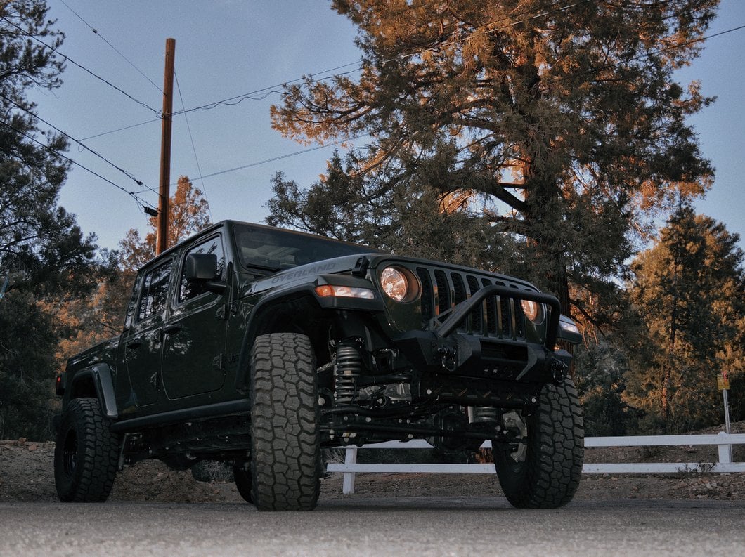 RedRock Stubby HD Pre-Runner Winch Front Bumper with Light Bar Tabs (20-25 Jeep Gladiator JT)