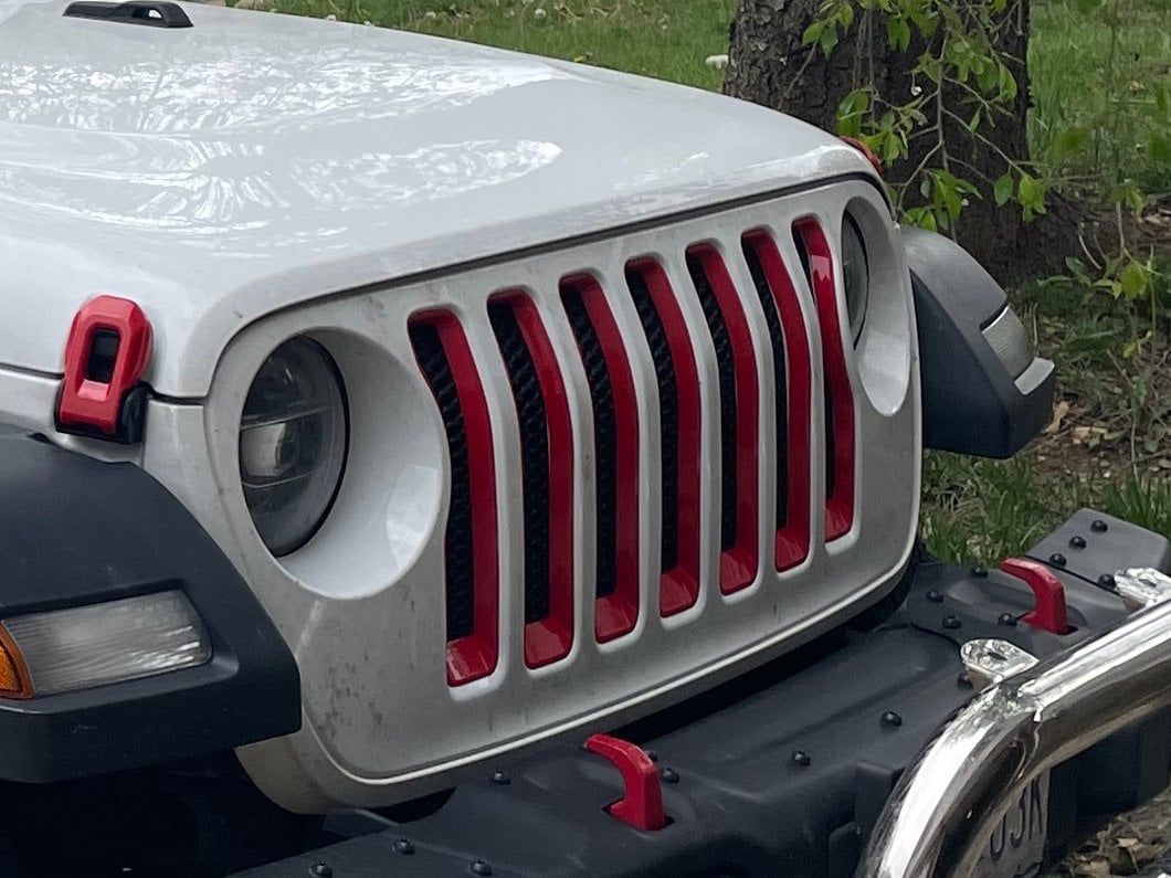 RedRock Grille Inserts; Red (18-23 Jeep Wrangler JL w/o TrailCam, Excluding Rubicon & Sahara)