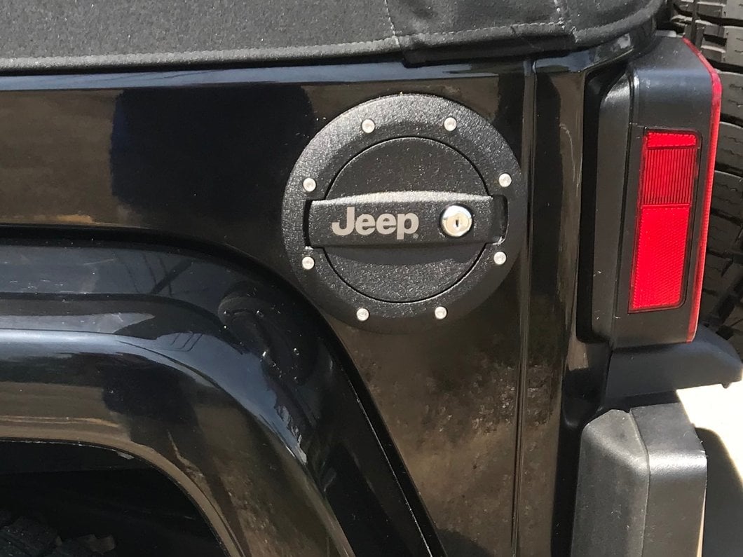Jeep Licensed by RedRock Locking Fuel Door with Engraved Jeep Logo (07-18 Jeep Wrangler JK)