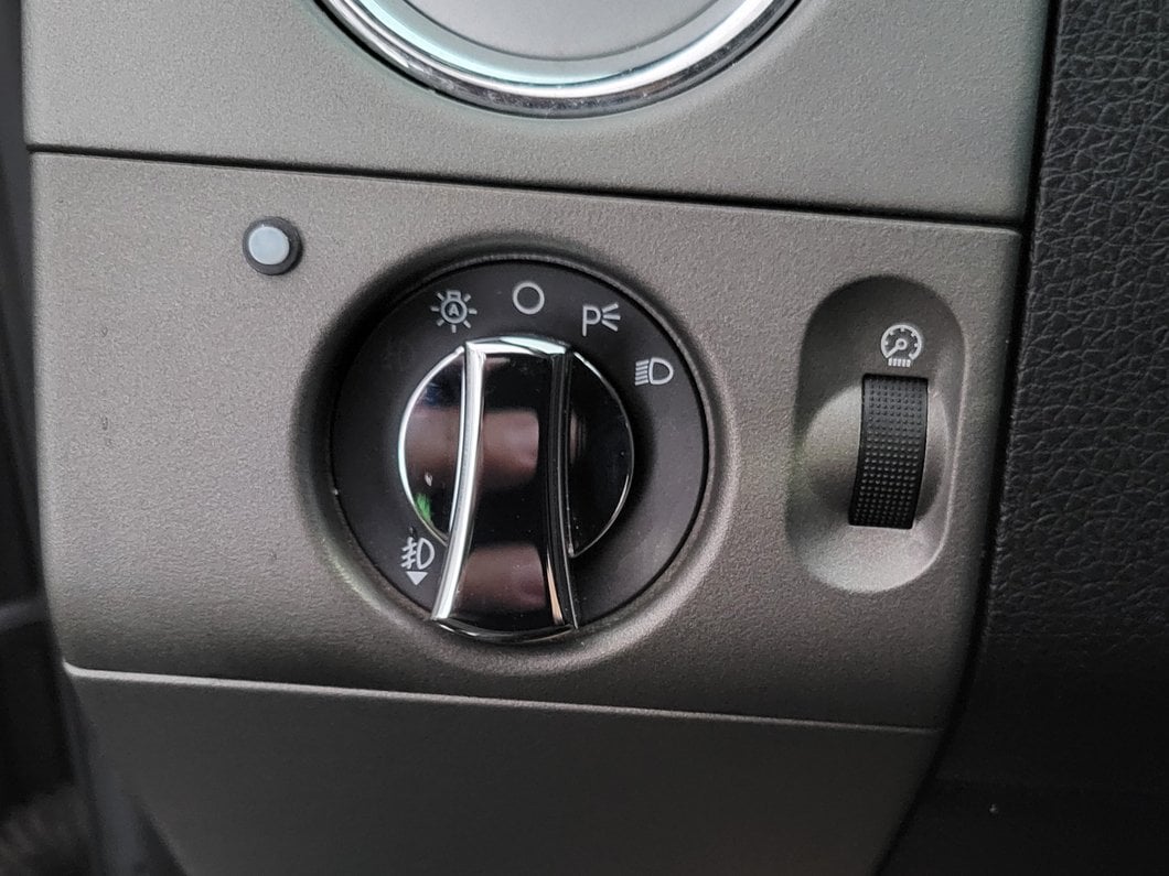 RedRock Headlight Knob Cover; Chrome (04-08 F-150)