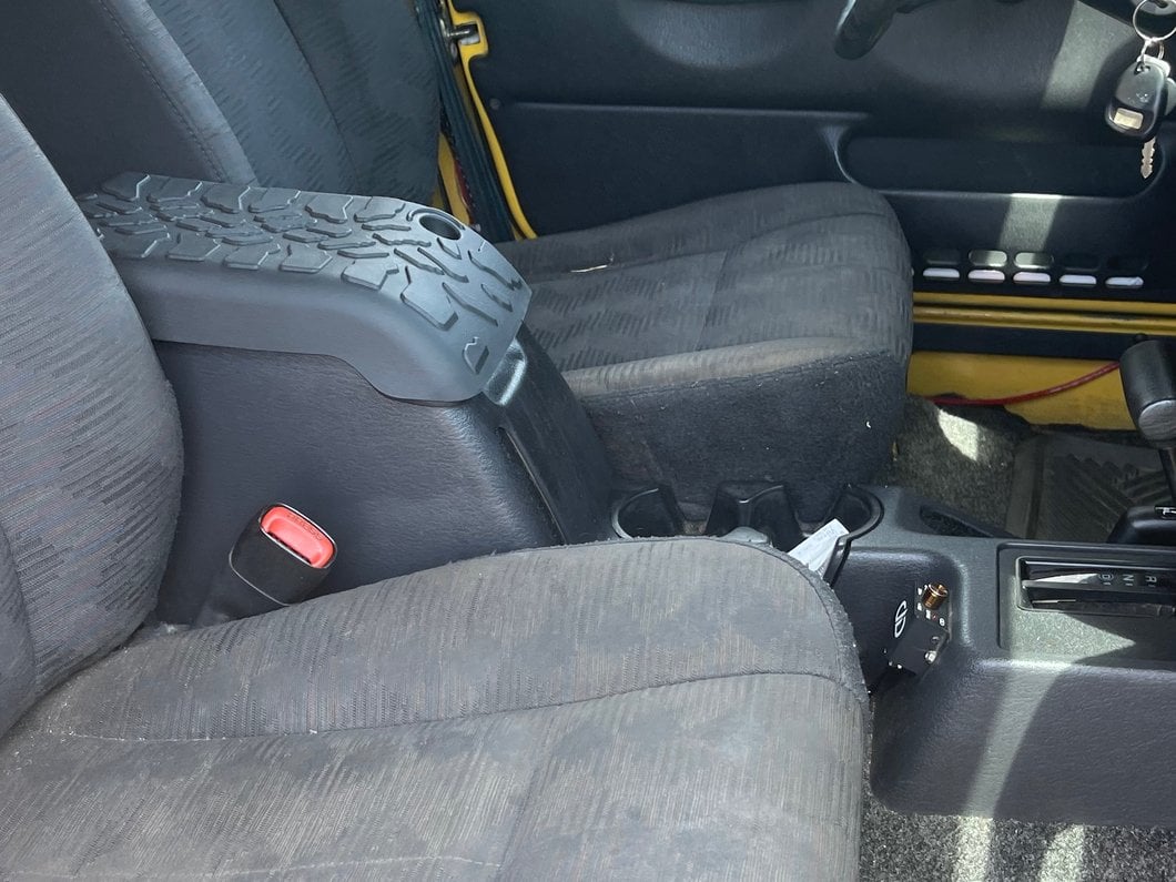 RedRock Center Console Arm Rest Cover (02-06 Jeep Wrangler TJ)