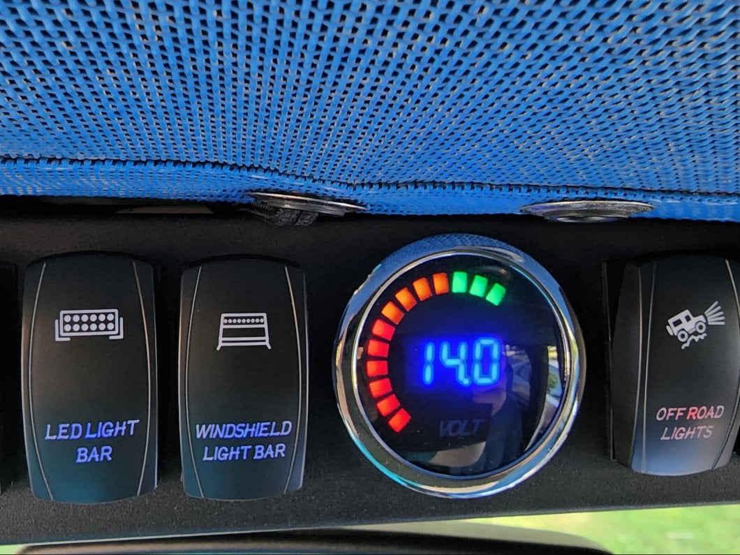 RedRock 6-Switch Control Box with Harness and Digital Voltmeter (07-18 Jeep Wrangler JK)