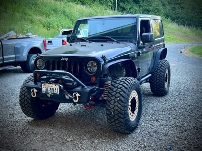 Jeep Licensed by RedRock Stubby Front Winch Bumper with Jeep Logo (07-18 Jeep Wrangler JK)