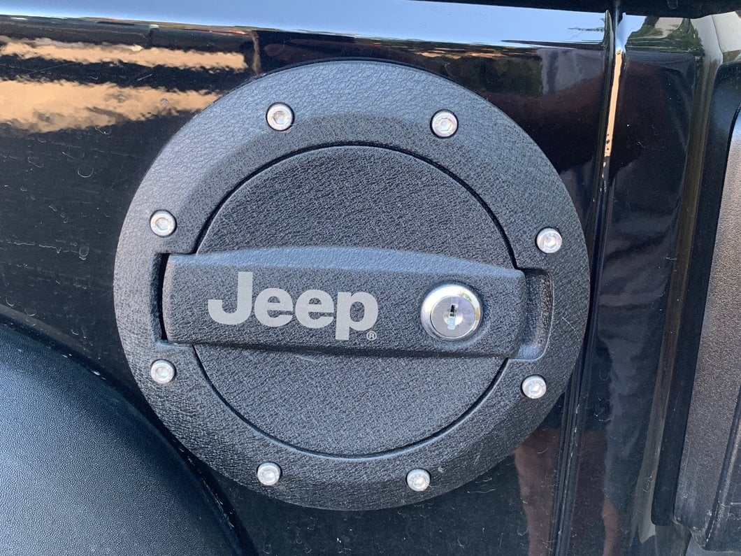 Jeep Licensed by RedRock Locking Fuel Door with Engraved Jeep Logo (07-18 Jeep Wrangler JK)