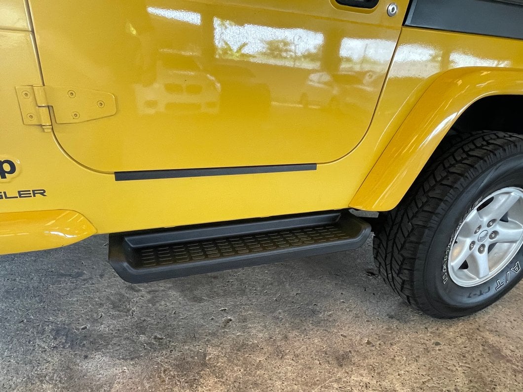 RedRock Molded ABS OE Style Side Step Bars (01-06 Jeep Wrangler TJ, Excluding Unlimited)