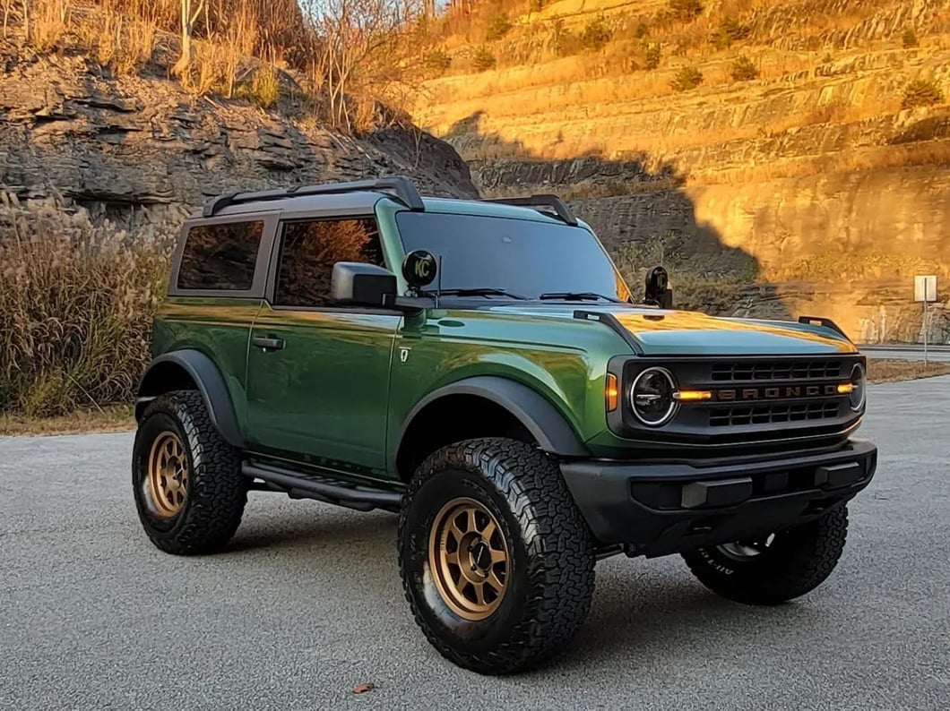 RedRock Side Armor with Step Pads (21-25 Bronco 2-Door)