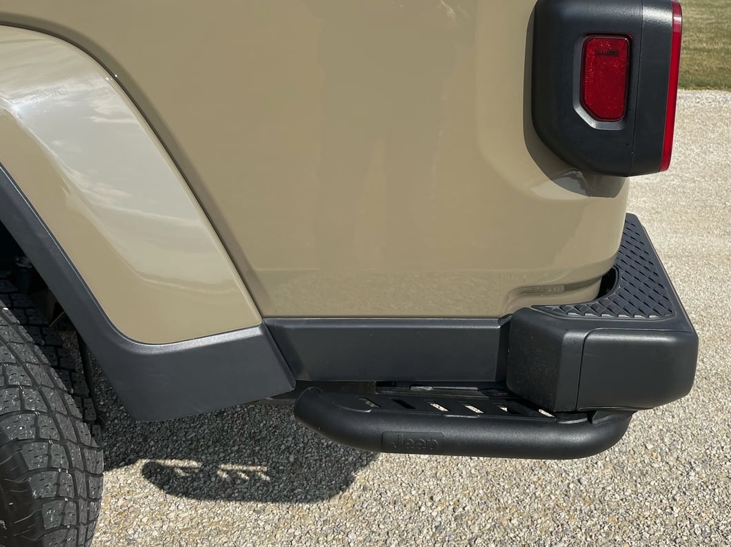Jeep Licensed by RedRock Bed Side Rock Rails with Jeep Logo (20-25 Jeep Gladiator JT)
