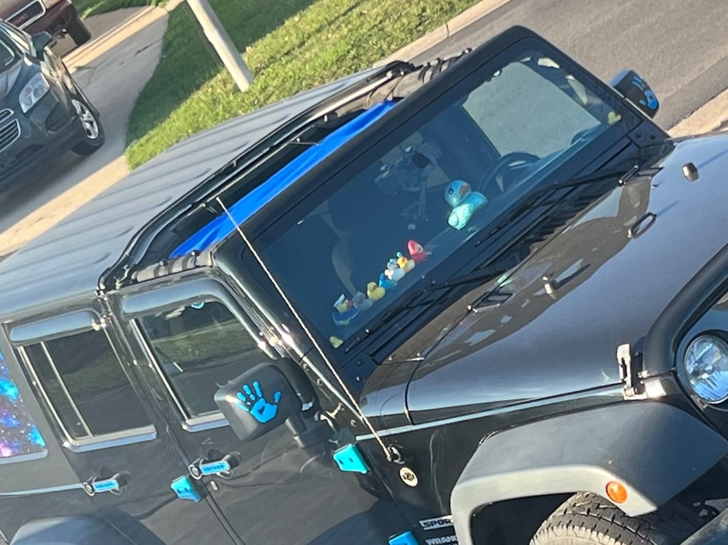 RedRock Mesh Sun Shade; Front; Blue (07-18 Jeep Wrangler JK)