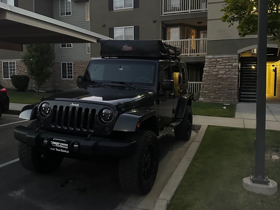 Jeep Licensed by RedRock Two Bar Removable Roof Rack with Jeep Logo (07-18 Jeep Wrangler JK 4-Door)