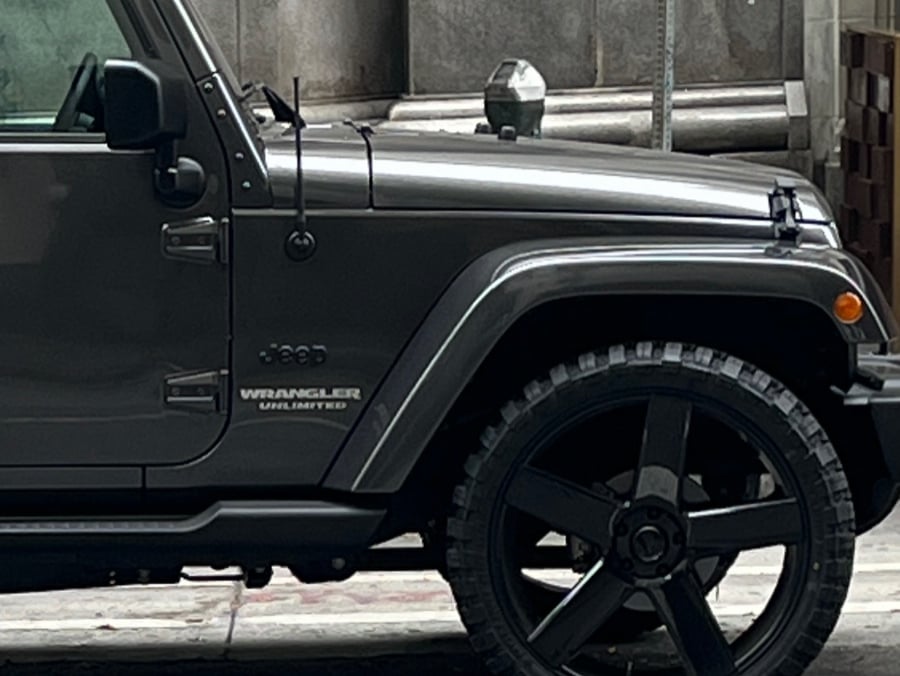 Jeep Licensed by RedRock 13-Inch Trail Antenna with Molded Jeep Logo (07-23 Jeep Wrangler JK & JL)