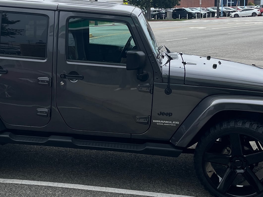 Jeep Licensed by RedRock 13-Inch Trail Antenna with Molded Jeep Logo (07-23 Jeep Wrangler JK & JL)