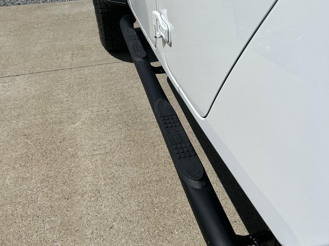 Jeep Licensed by RedRock 3-Inch Round Side Step Bars with Jeep Logo; Textured Black (20-25 Jeep Gladiator JT)