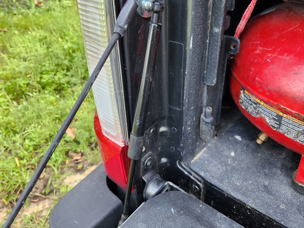 RedRock Tailgate Assist (17-25 F-250 Super Duty)