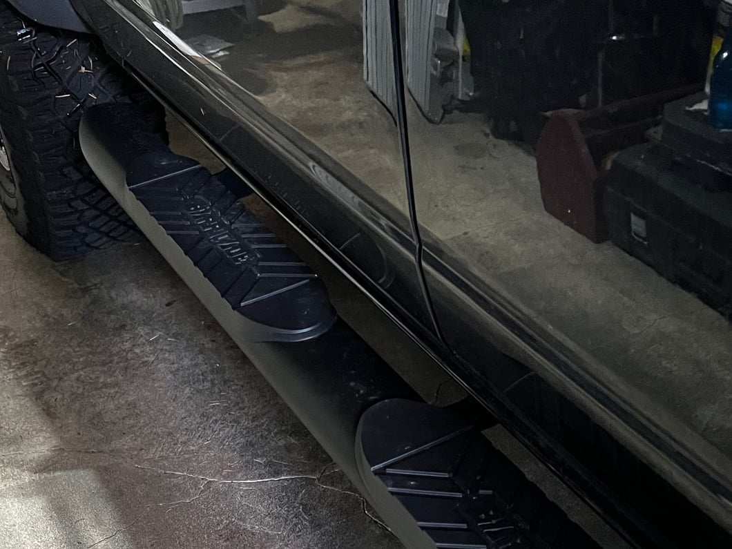 RedRock 5-Inch Oval Bent End Side Step Bars; Black (21-25 Bronco 4-Door)