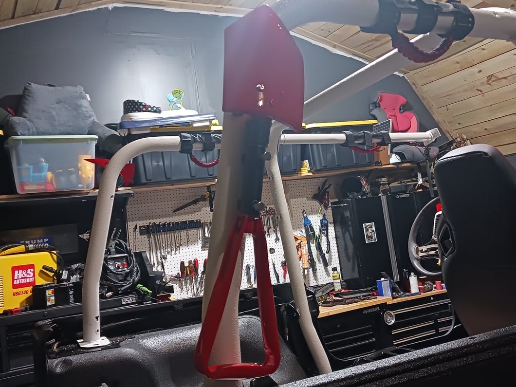 RedRock Heavy Duty Tri-Fold Recovery Shovel