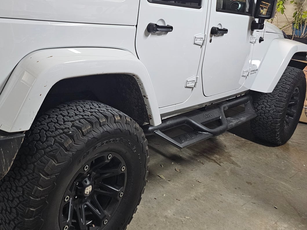 Jeep Licensed by RedRock HD Drop Side Step Bars with Jeep Logo (07-18 Jeep Wrangler JK 4-Door)