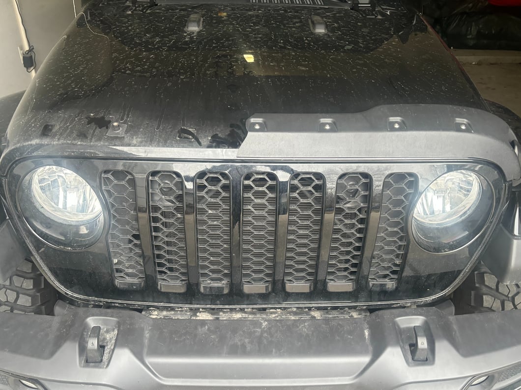 RedRock Hood Protector; Black (20-25 Jeep Gladiator JT, Excluding Mojave)