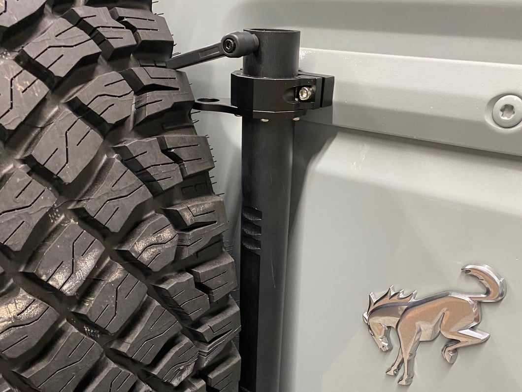 RedRock Tailgate Hinge Flag Pole Bracket (21-25 Bronco)