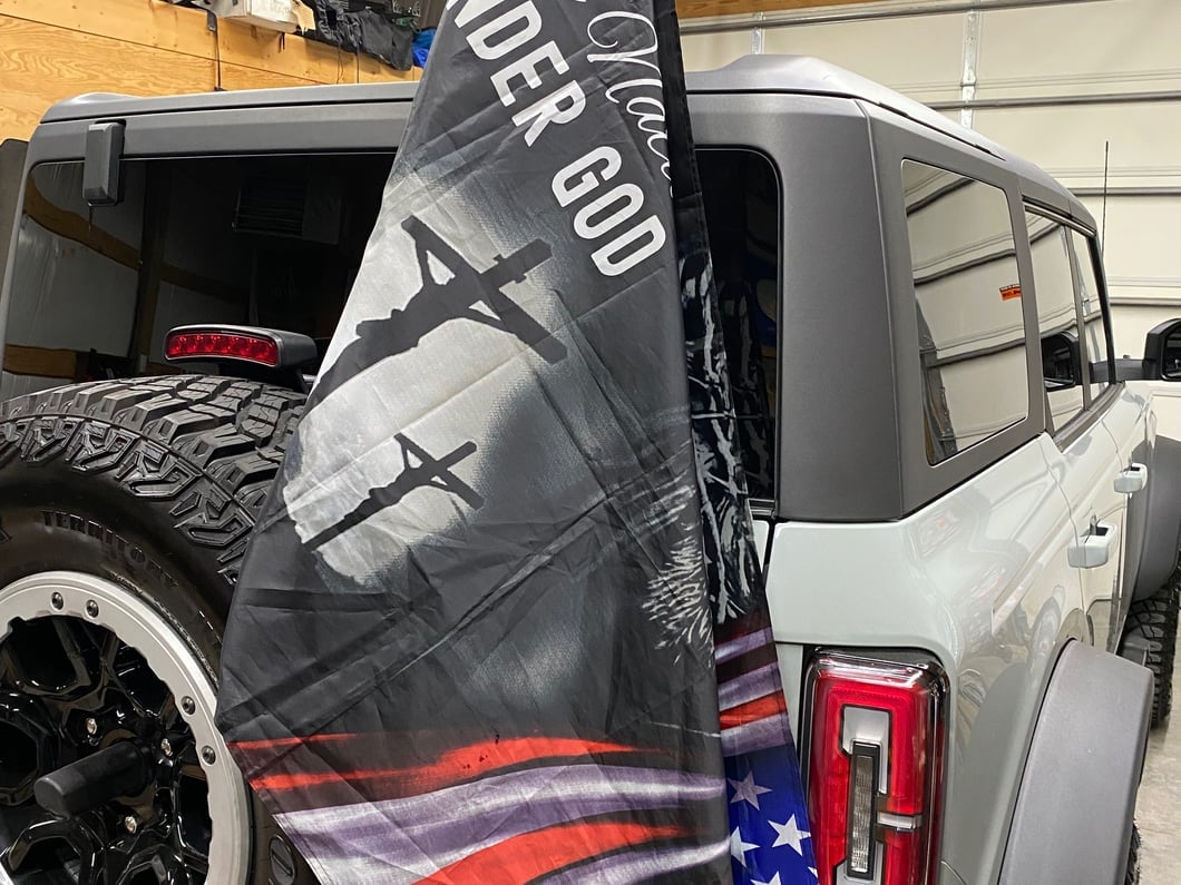 RedRock Tailgate Hinge Flag Pole Bracket (21-25 Bronco)
