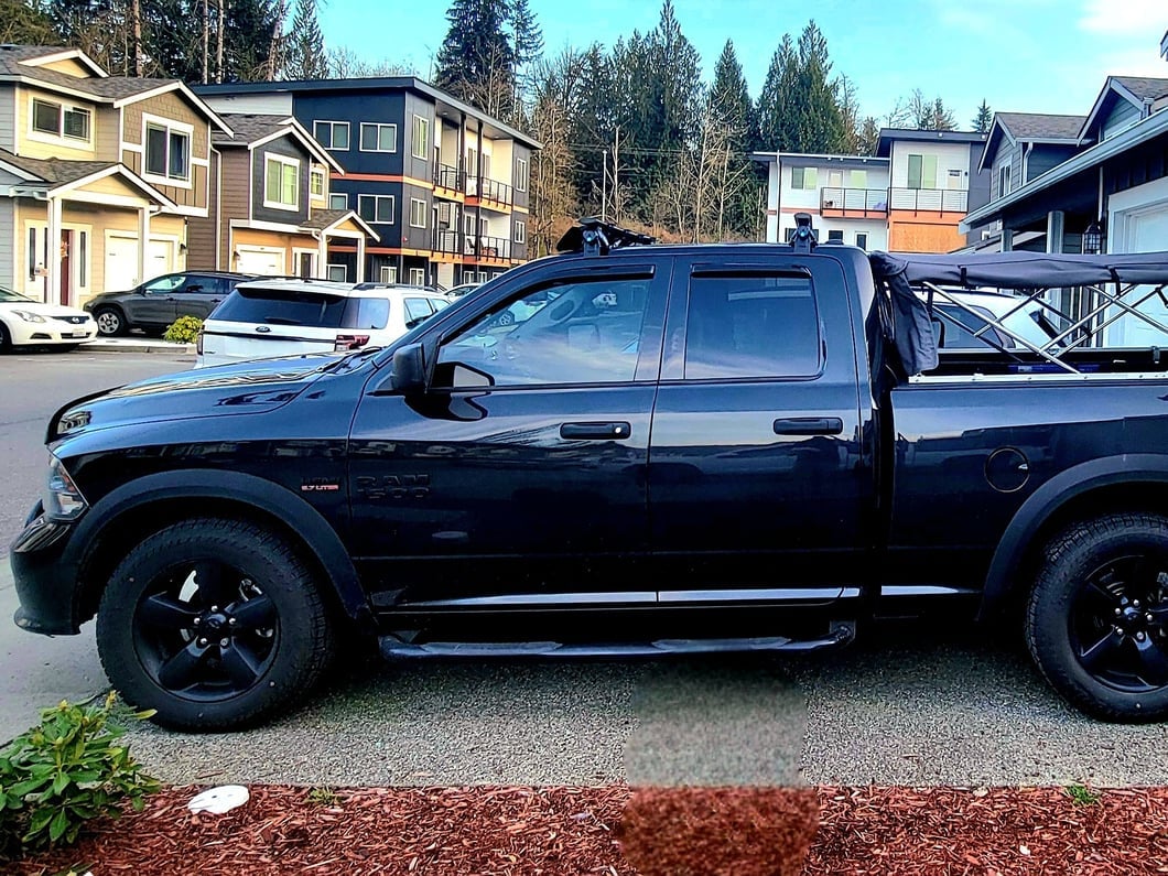 RedRock Cross Bar Roof Rack; Black; 60-Inch (13-25 RAM 1500)