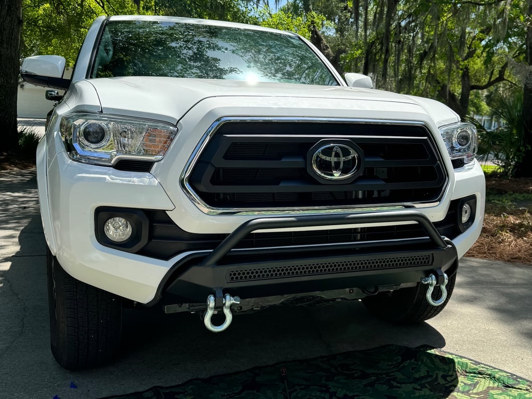 RedRock Stubby Front Bumper with Over-Rider Hoop (16-23 Tacoma)