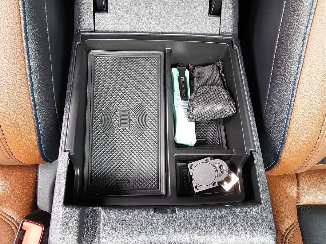RedRock Armrest Organizer with Wireless Charging (21-25 Bronco)