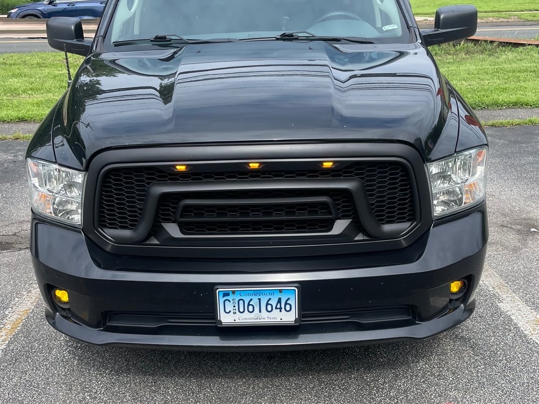 RedRock Rebel Style Upper Replacement Grille with LED DRL (13-18 RAM 1500, Excluding Rebel)